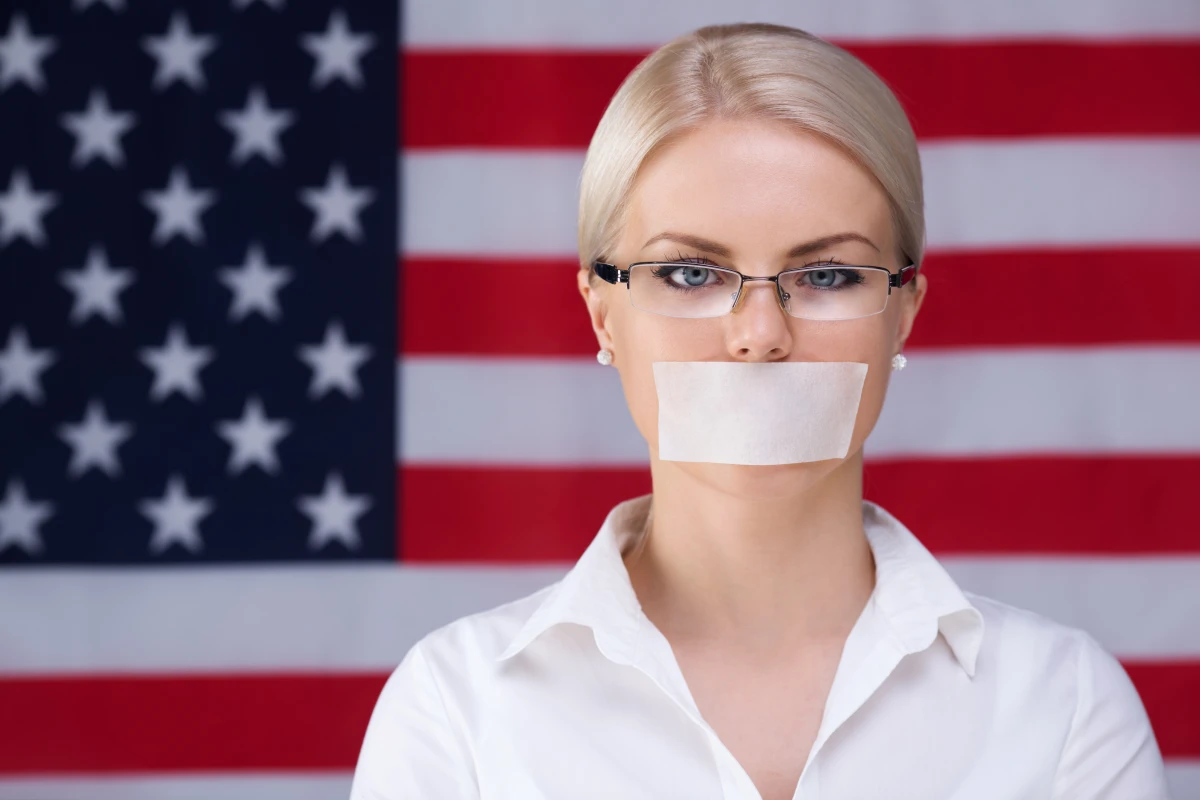 La liberté d'expression des journalistes bâillonnée : le combat pour la vérité dans les régimes autoritaires